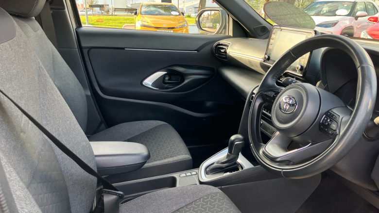 Toyota Yaris Cross 1.5 Hybrid Design 5dr CVT Hybrid Estate